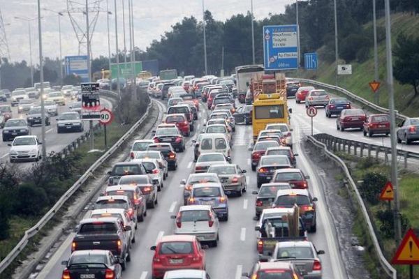 Αθρόες εισαγωγές παλιών πετρελαιοκίνητων πλήττουν τα έσοδα και την υγεία