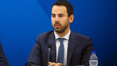 Ρωμανός: Κακός influencer ο Κασσελάκης-Fake news η υιοθεσία πυρόπληκτου σκύλου