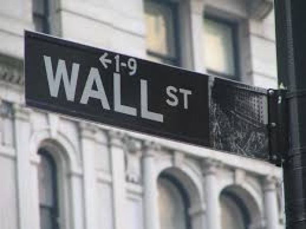 Έντονη νευρικότητα στη Wall Street