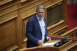 Γερουλάνος : Το ΠΑΣΟΚ θέτει την ατζέντα, η κυβέρνηση ακολουθεί