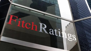 Fitch: Επιβεβαίωσε την επενδυτική βαθμίδα- Οι προβλέψεις για ανάπτυξη