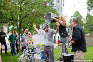 Ice Bucket Challenge: Πώς το viral trend των social media «συνέβαλε» στην αντιμετώπιση της Αμυοτροφικής Πλευρικής Σκλήρυνσης