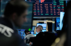 Οι τράπεζες ταλανίζουν εκ νέου τη Wall Street