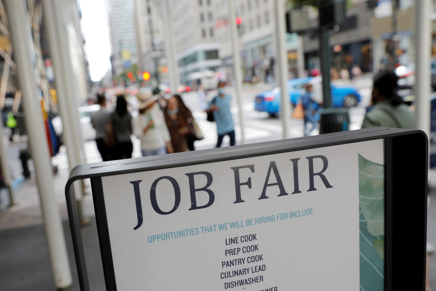 ΗΠΑ: Υποχώρησαν περισσότερο από το αναμενόμενο οι αιτήσεις επιδόματος ανεργίας