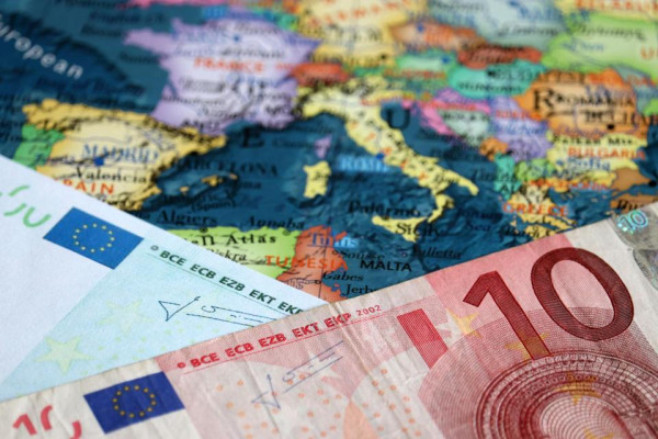 Ευρωζώνη: Ανάπτυξη έπειτα από έξι μήνες για την οικονομική δραστηριότητα