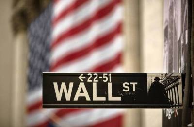 Ήπιες κινήσεις στη Wall Street-Εβδομαδιαία «βουτιά» 3,2% για τον χρυσό