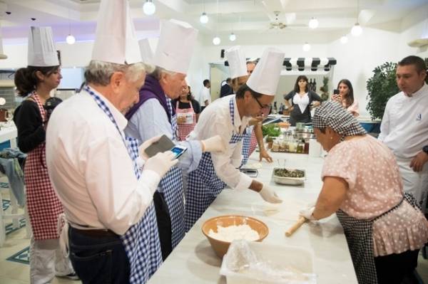 Τα ελληνικά τρόφιμα και ποτά κερδίζουν τις εντυπώσεις στη Γαλλία