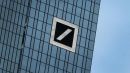 Deutche Bank: Μείωση κατά 15% στα μπόνους υπαλλήλων