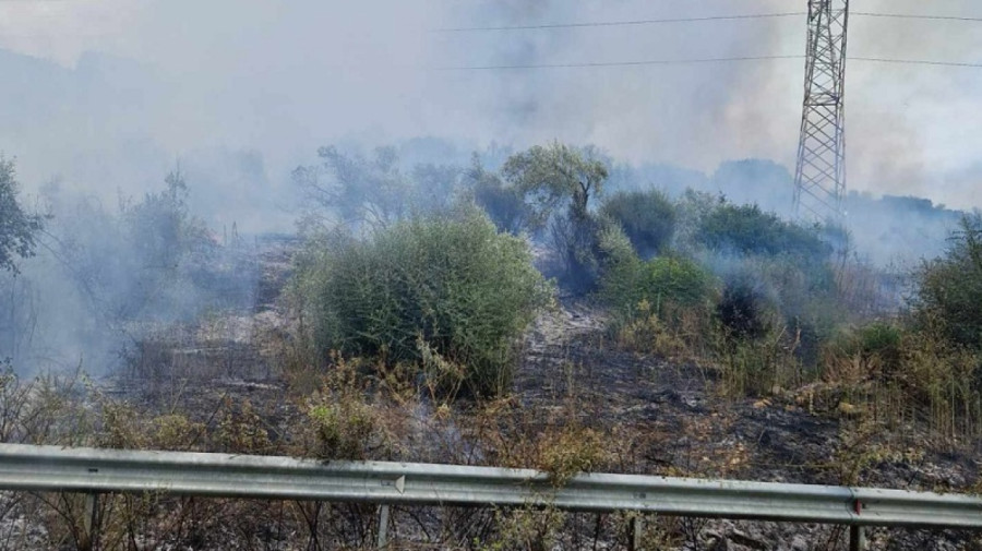 Φωτιά στο Μενίδι Αμφιλοχίας-Σηκώθηκαν 4 αεροσκάφη