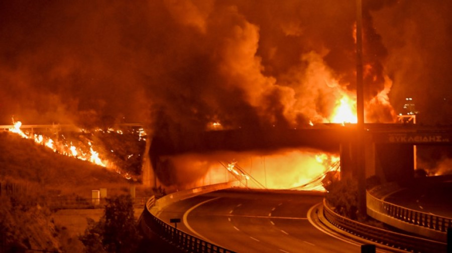 Η Αστυνομία ψάχνει αυτόπτες μάρτυρες για το φλεγόμενο βυτιοφόρο