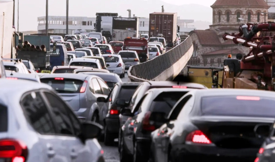ΑΑΔΕ: Επιστρατεύονται «έξυπνα» μέτρα για τα ανασφάλιστα οχήματα- Βαριές «καμπάνες»