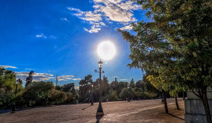 Meteo: Πάνω από 30°C στο 20% των σταθμών την Παρασκευή