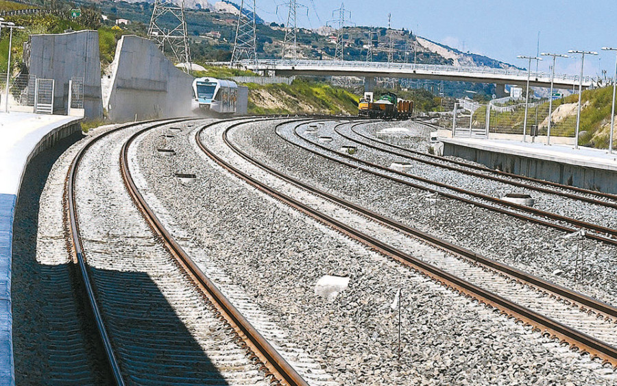 Συνελήφθησαν άτομα που αφαιρούσαν μεταλλικά αντικείμενα από το σιδηροδρομικό δίκτυο