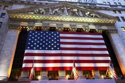 Αξιόλογα κέρδη στη Wall Street ενώ το εκλογικό θρίλερ συνεχίζεται