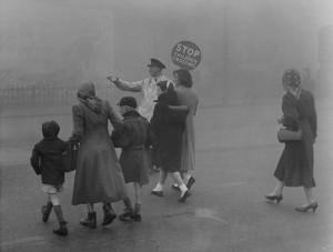 &quot;Great Smog of &#039;52&quot;... όταν οι Λονδρέζοι αναγκάστηκαν να κυκλοφορούν με μάσκες