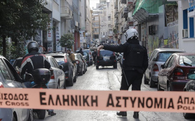 Αστυνομική επιχείρηση στην Ομόνοια μετά την... παρεξήγηση Μπακογιάννη- Θεοδωρικάκου