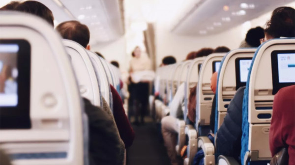 Κομισιόν: Νέος οδηγός για τα δικαιώματα των επιβατών σε αεροπλάνα