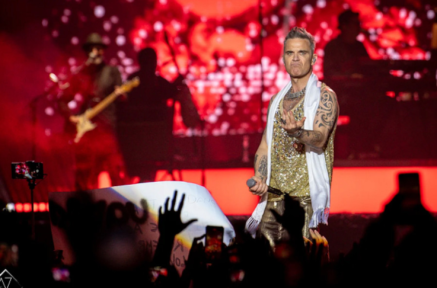 Όταν ερωτευτήκαμε τον Robbie Williams ξανά από την αρχή…