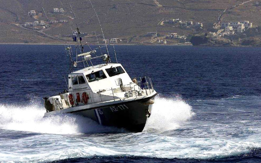Κορινθιακός: Καπετάνιος ιστιοφόρου έπεσε στη θάλασσα και αγνοείται- Έπλεε ακυβέρνητο
