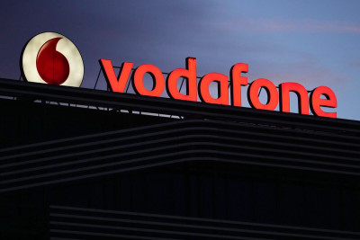 Vodafone: Στηρίζει τους πυρόπληκτους συνδρομητές σε Ρόδο-Κέρκυρα-Κω-Εύβοια-Αχαΐα