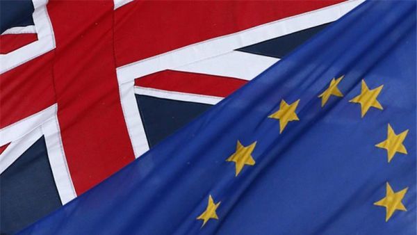 Brexit:Διεθνείς εταιρίες προειδοποιούν για την ενδεχόμενη έξοδο από την Ευρωζώνη