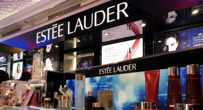 Estée Lauder: Πτώση στις πωλήσεις λόγω μειωμένης ζήτησης στην Κίνα