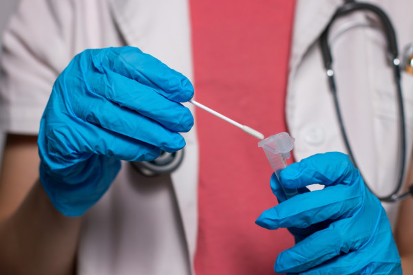 HPV: Νέα εποχή πρόληψης με εμβολιασμό και self-test