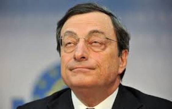 Το «ποδαρικό» του Mario Draghi ρίχνει το ευρώ
