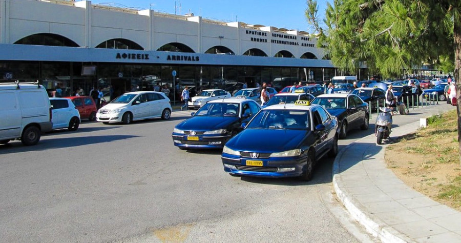 Ταξί: Που παρατείνονται οι προθεσμίες με τα όρια ηλικίας απόσυρσης