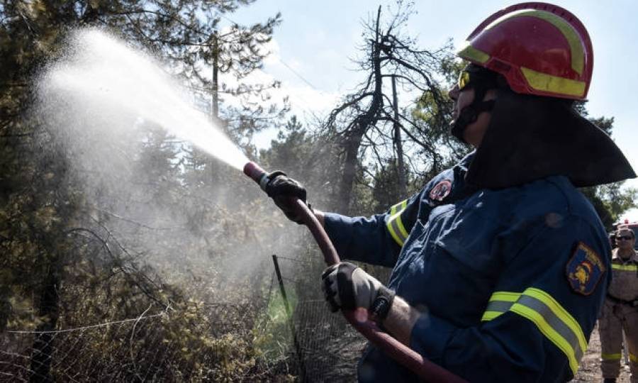 Υπό έλεγχο η φωτιά στην Κερατέα