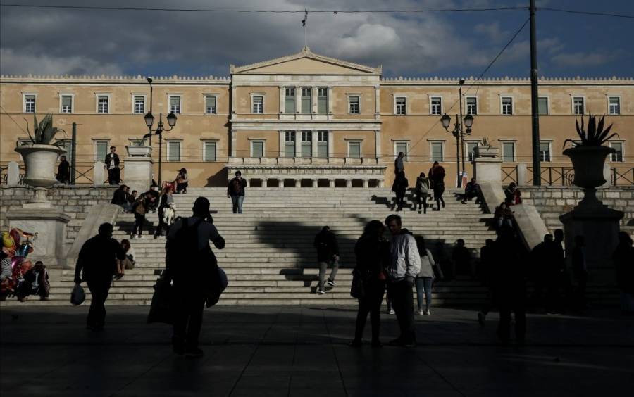 ΕΛΣΤΑΤ: Μειώθηκε το ποσοστό πληθυσμού που είναι σε κίνδυνο φτώχειας