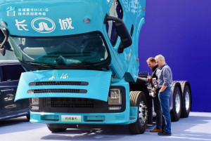 Δεκαπέντε οδηγοί φορτηγών στην εξέλιξη των DAF