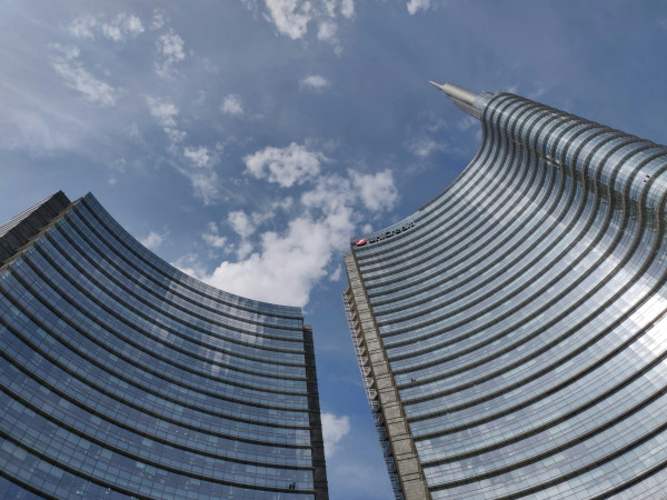 UniCredit: Ένα βήμα πιο κοντά στον έλεγχο της Commerzbank με το πράσινο φως της ΕΚΤ