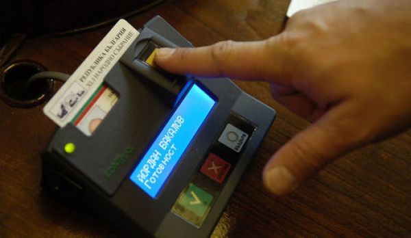 Προωθείται η καθιέρωση ηλεκτρονικής κάρτας με την οποία θα ψηφίζουν οι βουλευτές στις φανερές ψηφοφορίες