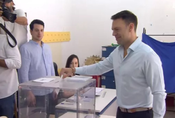 Ψήφισε ο Στέφανος Κασσελάκης-«Γιορτή της δημοκρατίας σήμερα»