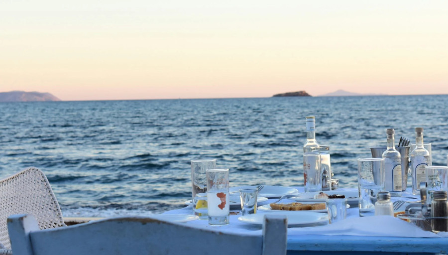 Πάμε θάλασσα: Τρώμε και πίνουμε στα πιο ωραία spots πλάι στο κύμα