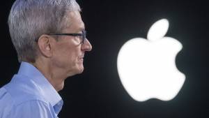 Μετοχές αξίας $120 εκατ. θα εισπράξει ο Tim Cook