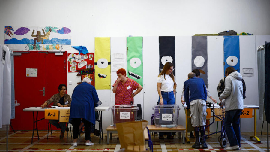Γαλλία: Κανένα κόμμα δεν φαίνεται να κερδίζει την απόλυτη πλειοψηφία