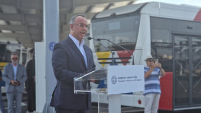 Σταϊκούρας: Ενισχύουμε τις συγκοινωνίες με νέες υποδομές και ηλεκτρικά λεωφορεία