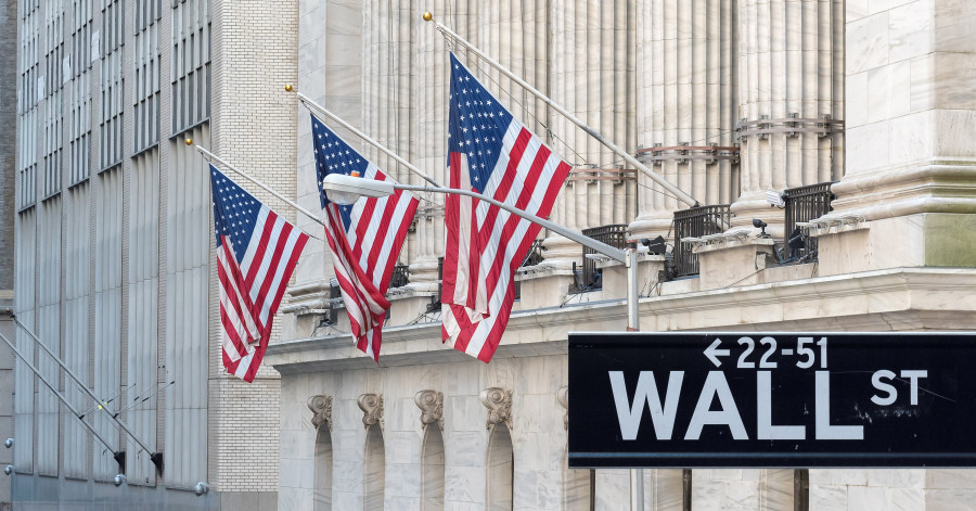 Sell off στη Wall Street με το «βλέμμα» στην οικονομία