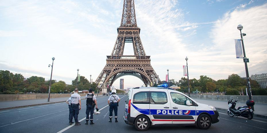 Γαλλία: Αυτοκίνητο εισέβαλε σε καφετέρια στο Παρίσι- Αρκετοί τραυματίες