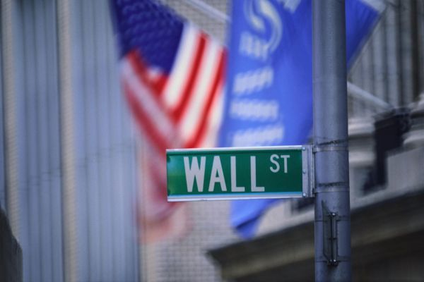 Απώλειες στη Wall Street έπειτα από την ανακοίνωση του ΔΝΤ