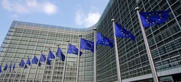 Ευρωπαϊκή Επιτροπή: Συγχαίρει τη μετεγκατάσταση οργανισμών με έδρα το Λονδίνο