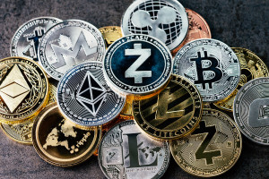 Το προσπαθεί για $21.000 το Bitcoin- Μεικτά πρόσημα στα κρυπτονομίσματα