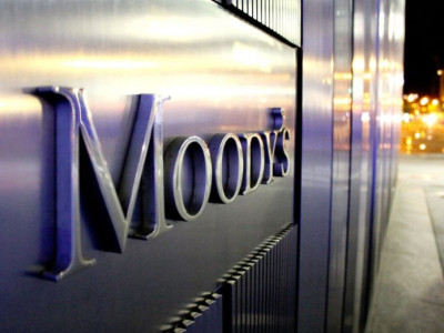 Moody’s: Αναβάθμισε το outlook της Ελλάδας-Δεν έδωσε την επενδυτική βαθμίδα