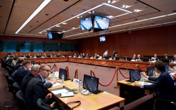 Καρότο και Μαστίγιο η απόφαση του Eurogroup