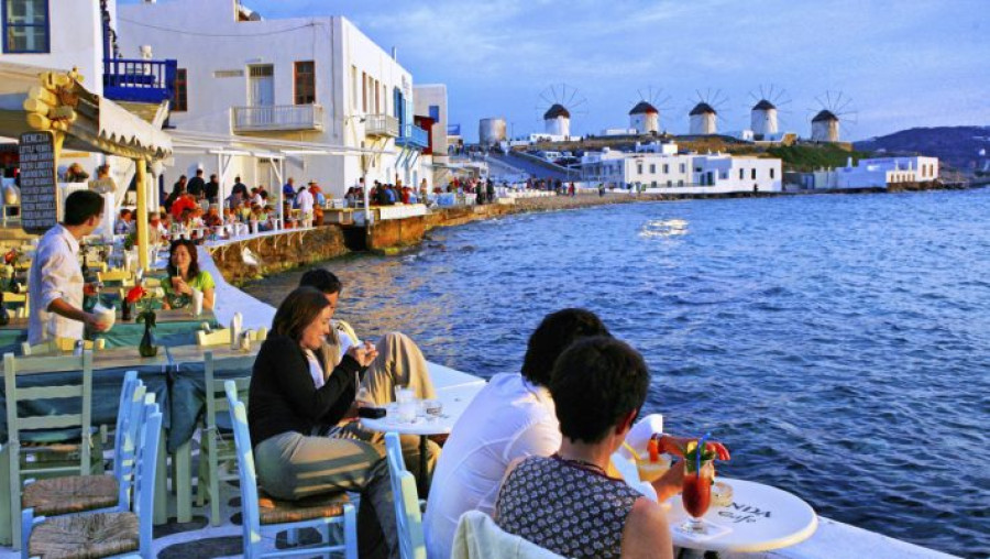 Όλο και περισσότεροι Τούρκοι τουρίστες επιλέγουν για διακοπές την Ελλάδα