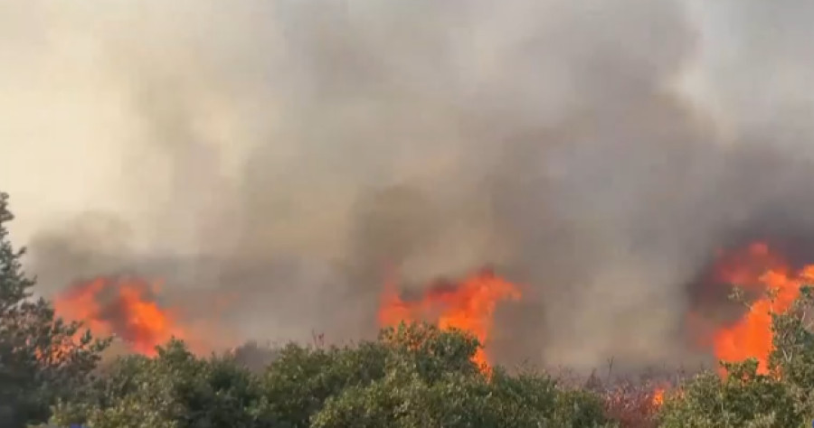 Πύρινος εφιάλτης στη βορειοανατολική Αττική- Αλλεπάλληλες εκκενώσεις (videos)